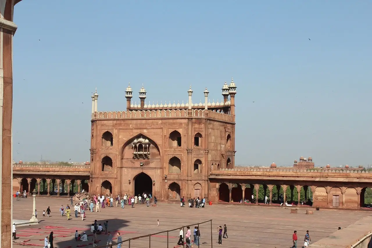 Red Fort in Delhi, a top destination in Delhi, ideal for a one-day trip and college student hangouts